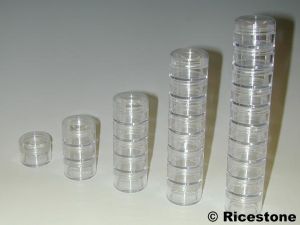 5a) Une boite plastique ronde  Ø 3,5 cm à vis.