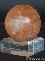 Socle cube acrylique 7x7 cm biseaut pour sphre et uf jusqu' 130mm