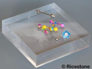 8j) Socle verre acrylique transparent, présentoir 10x10x2,5 cm