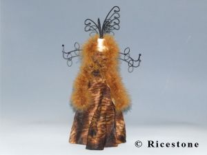 poupee porte bijoux