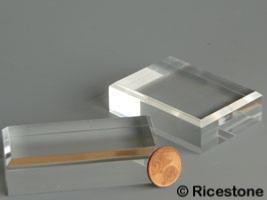 Socle verre acrylique, présentoir plexiglas 4x8x2 et 5x7x2 cm