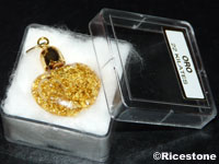 Cœur-pendentif avec feuille d'or et sa boite