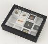 1e) Coffret 15x19 cm avec douze casiers, 4x4 cm