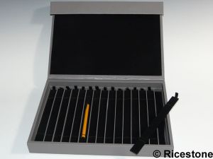 5ac) Coffret luxe pour objets<BR>32x22x4 cm, 15 rangées