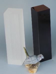 Colonne acrylique noir ou translucide 4x4x15 cm pour minéraux et statuettes