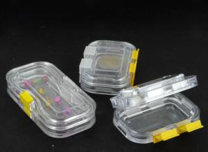 Diverses boites à membrane élastique