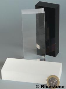 8e) Socle acrylique, présentoir pour minéraux 10x4x2cm
