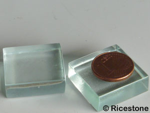 Socle en verre 22 x 22 mm pour minéraux