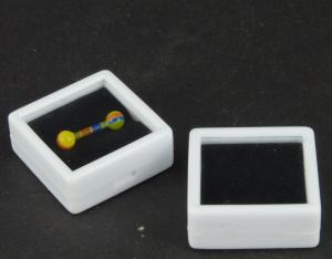 2a) 20x Boites de gemmologie 4x4 pierre taillée, dessus verre.