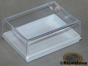 8b) 12x boites plastique, 58x78x30 mm transparente.