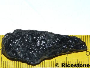 Tectite noire<BR>Thailandite de 5,30g