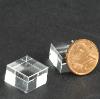 1ag) Mini socle acrylique 1.5x1.5x1 cm, cube présentoir pour collection.