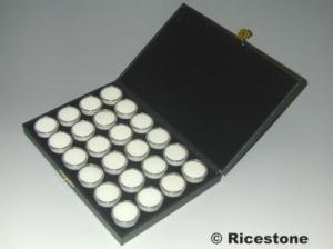 1a) Coffret pierres taillées, 24 boites rondes plastique