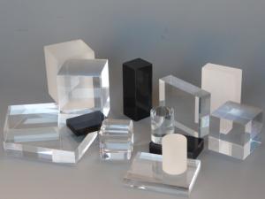 8b) Support acrylique pour minéraux ou figurine 8x6x2 cm