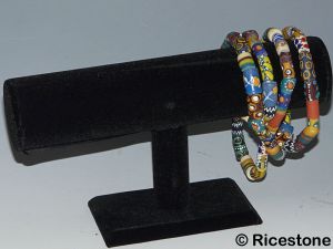 5a) Jonc de bracelet ou montre, présentoir en feutrine.