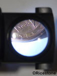 loupe lumineuse en action