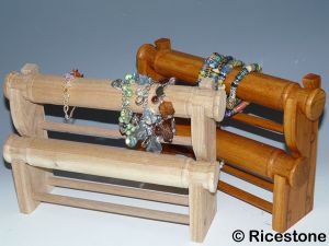 8c) Présentoir bracelets et montres, 2 étages, Bois, Artisanal.