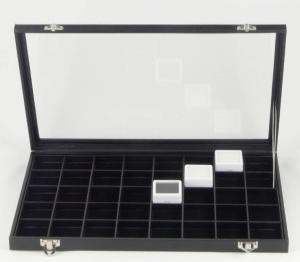 7a) Coffret haut, vitré à charnière pour 40x boîtes à gemmes 4x4 cm.