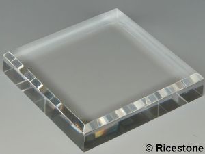 2l) Socle acrylique, présentoir plexiglas biseautée 10x10x2cm