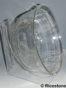 5j) Chevalet en acrylique d'une hauteur de 21 cm, idéal pour présenter des minéraux et des bols.