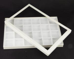 1e) Coffret de transport de boites de gemmologie, 4x4 cm