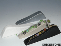 Support de bracelet en papier mâché
