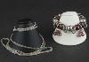 00) Présentoir de bracelets, Cône similicuir H=7 cm.