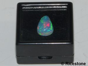 8a) Boite de diamantaire 3x3 cm dessus verre, à l'unité .