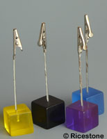 4 modèles de cube porte-mémo avec pince