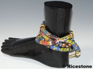 Pieds en bois pour les bijoux Pieds en bois pour les bijoux