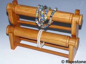 8c) Présentoir bracelets et montres, 2 étages, Bois, Artisanal.