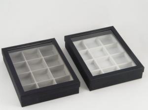 Coffret ferm deux modles de plateaux intrieur