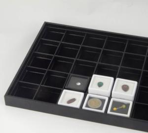 2a) Coffret avec 40x casiers de 4x4 cm pour rangement de collection.