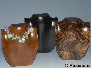 Buste pour collier très original Buste pour collier très original
