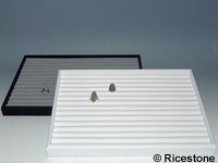 Plateau pour bague: modèle avec intérieur gris et modèle intérieur blanc