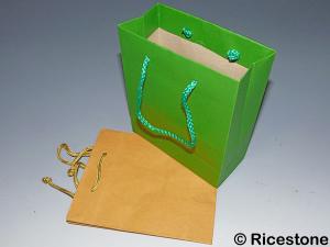 1a) 12x sachets de transport en papier,  13 x 15 cm.