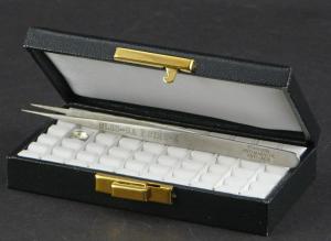 Coffret 50 compartiments de transport de gemmes.