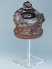 2a) Présentoir acrylique de casque, képi ou objet de collection. H=15 cm
