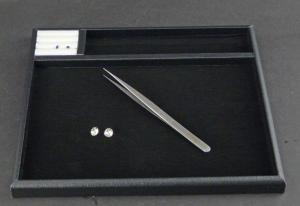 2a) Plateau de diamantaire, avec compartiments – 21 x 22 cm
