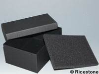 Boite carton noire de minéralogie