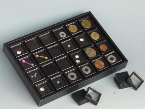 Coffret avec 24 boites noires de présentations de gemmes