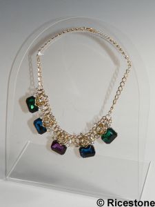 9c) BUSTE acrylique à bijoux pour collier ou chaîne. Hauteur 25 cm