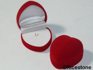 4g) 12x Coffret cadeau en forme de cœur à pendentif.