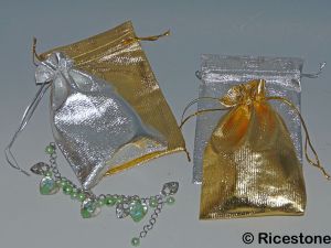 7b) 10x pochettes bijoux<BR>satin métallisé 11 x 15 cm.