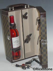 1c) Coffret cadeau finition sellier, 2 bouteilles. Mallette sommelier.