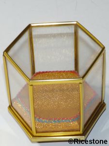 4d) Mini-Vitrine hexagonale, en bois et verre