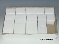 Boites carton rangées dans un Flat