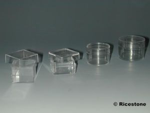 2a) Lot de 12x Boites Plastique carrées 30x30x23 mm.