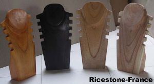 2a) Buste Déco-Vitrine Bois 30cm, Multi colliers, Artisanal.