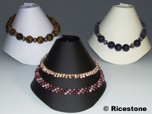 Buste pliable pour bijoux